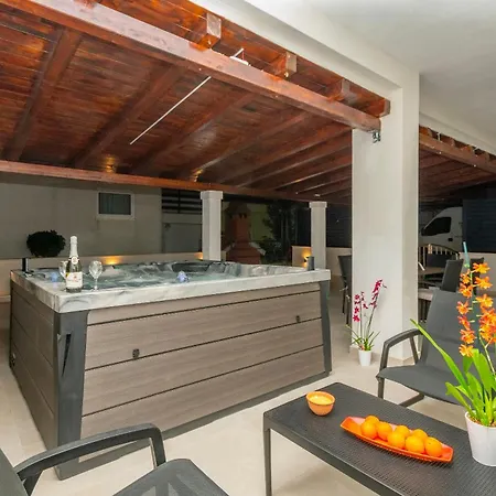 Dora Apartment Duce