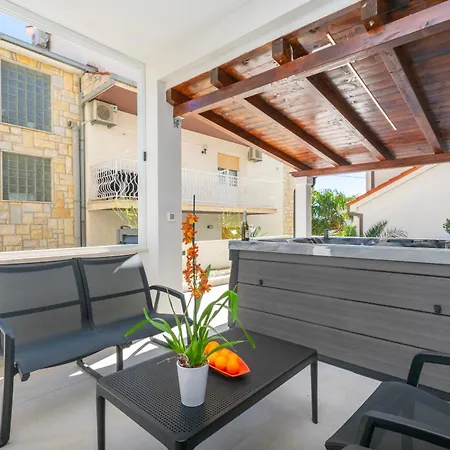 Apartment Dora