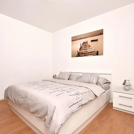 Apartment Dora