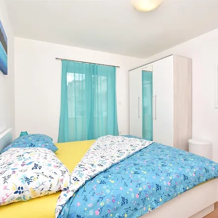 Apartment Dora