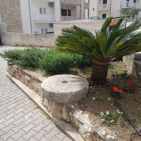 Apartment Dora